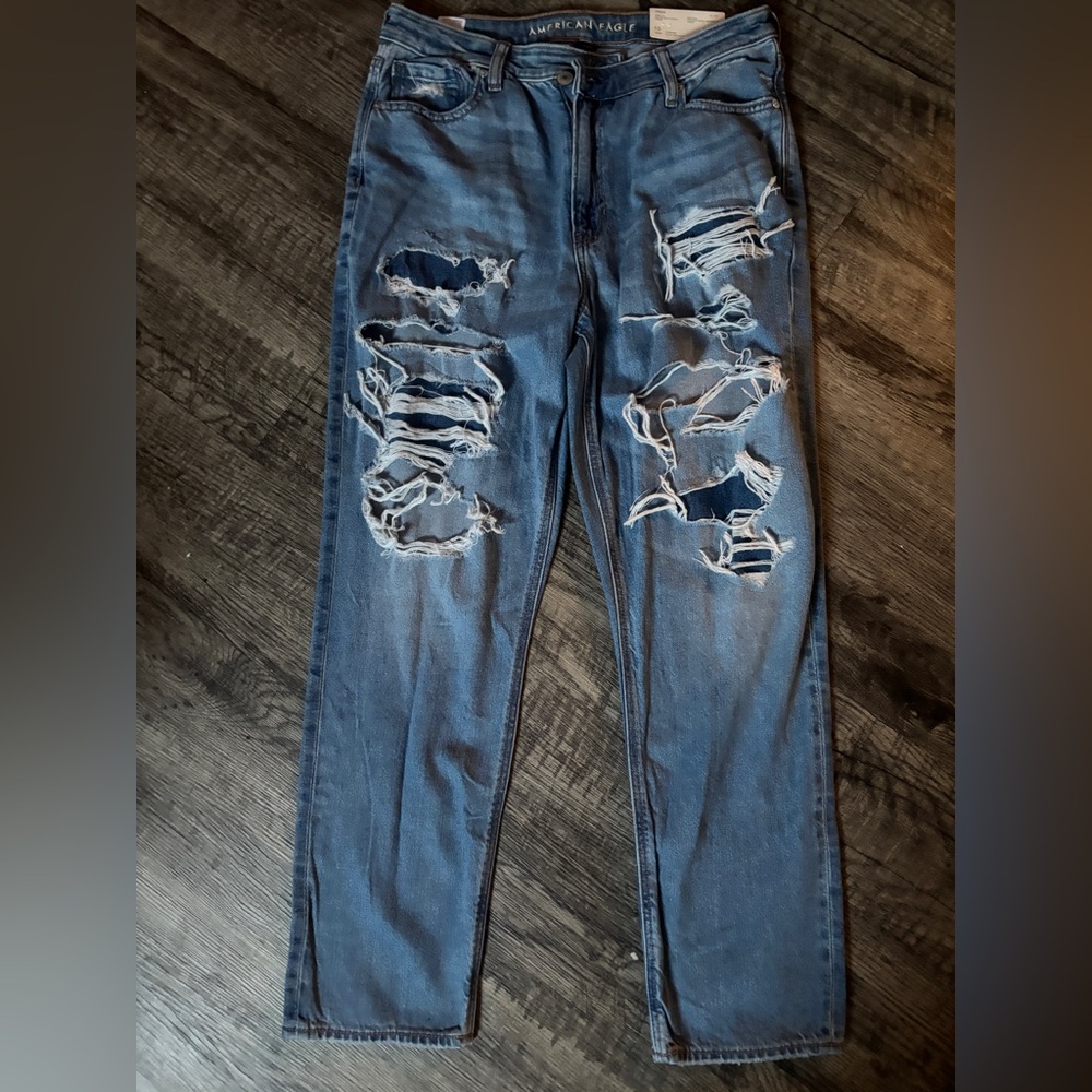 american eagle strigid mom jeans